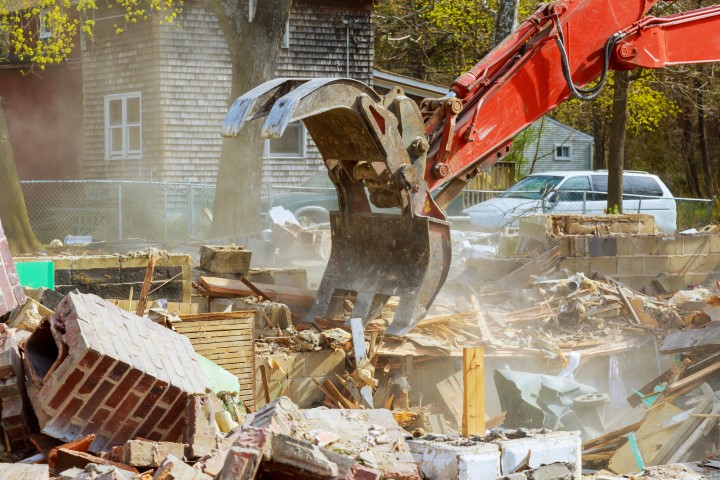 Delta dm demolition of an old house 2023 11 27 05 16 02 utc small